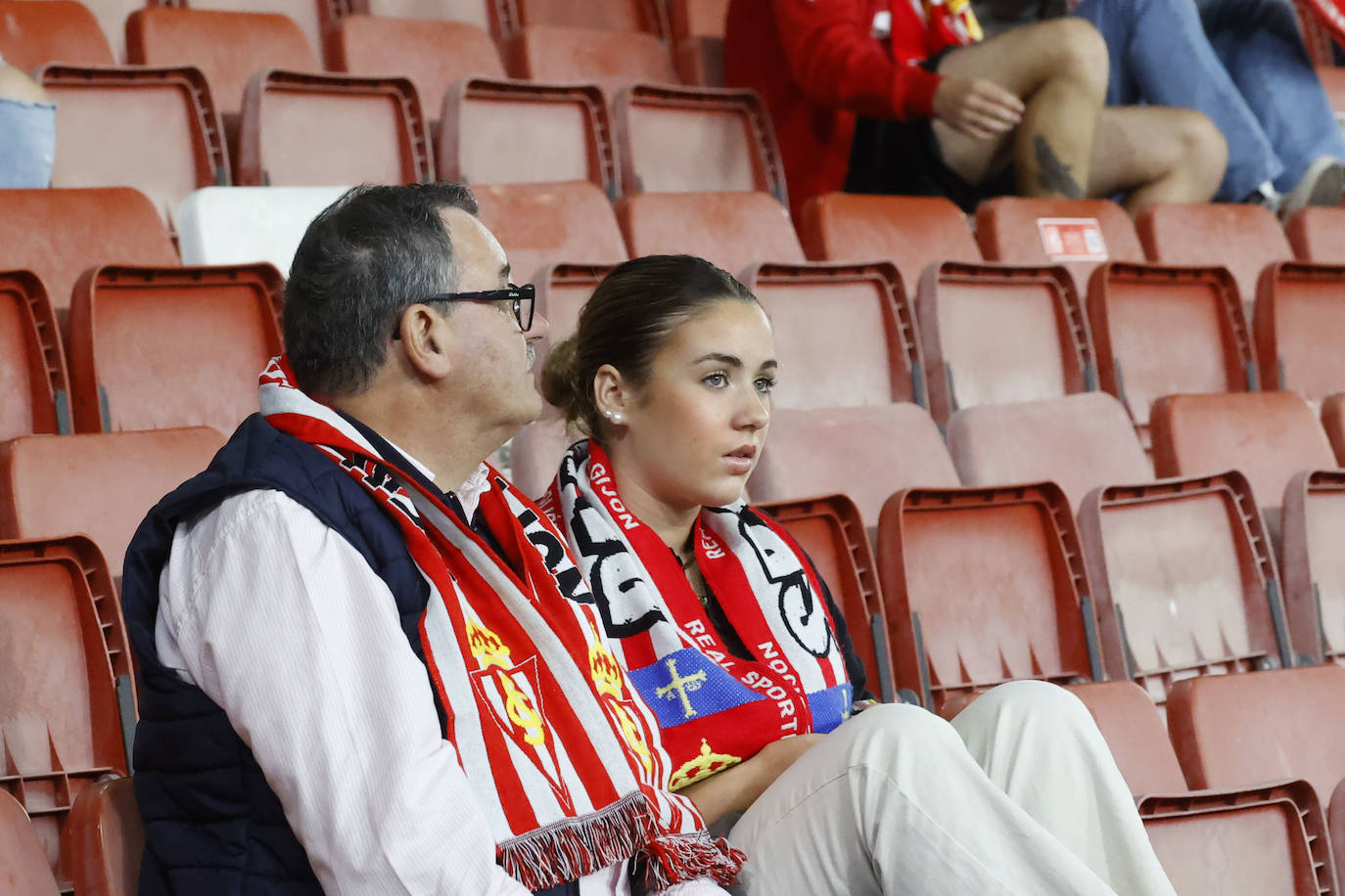 ¿Estuviste en el Sporting - Elche? ¡Búscate!