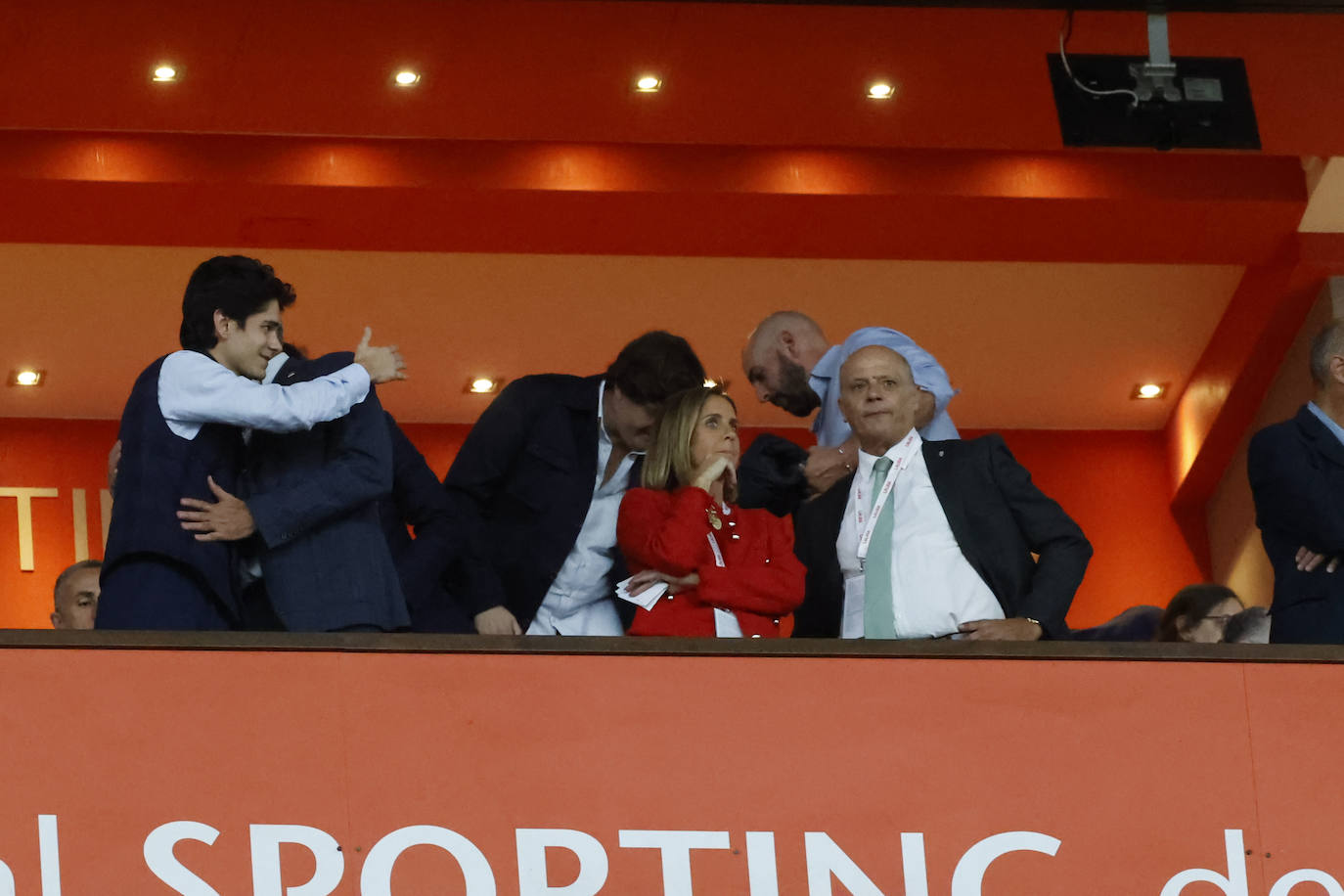 ¿Estuviste en el Sporting - Elche? ¡Búscate!