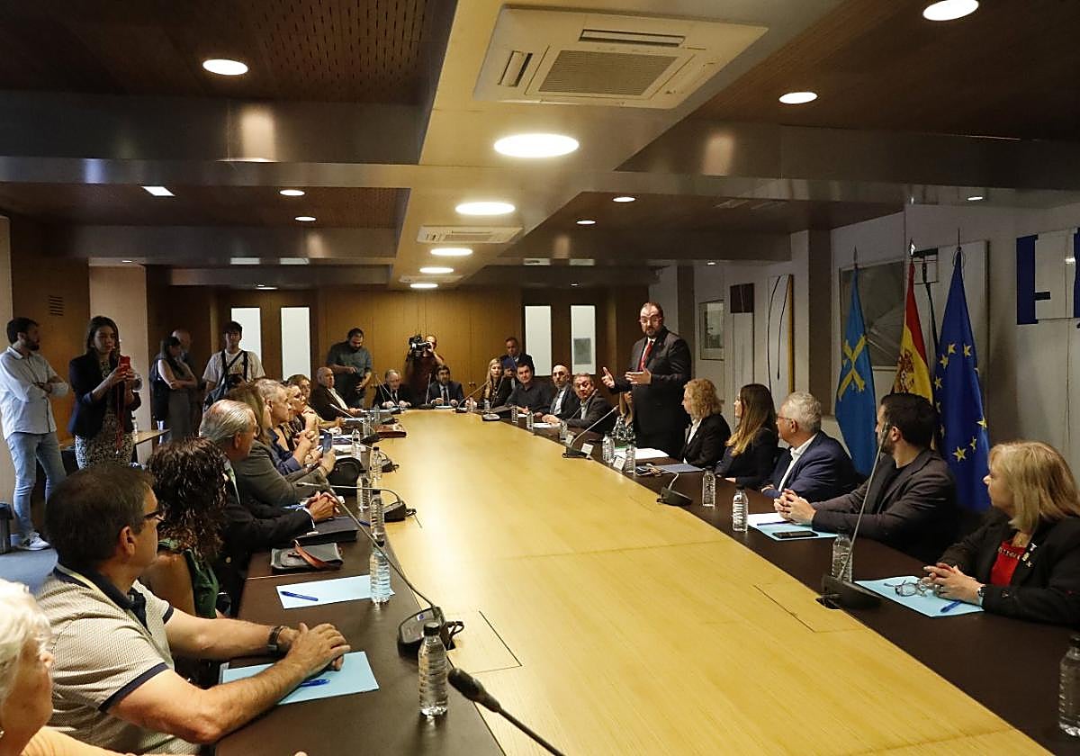 Barbón interviene al inicio del pleno del Consejo de Comunidades, reunido ayer en Oviedo.