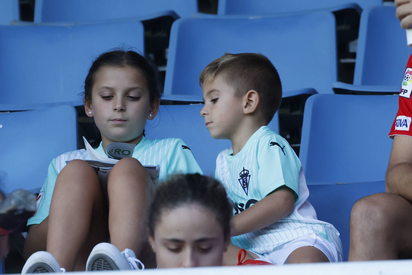 ¿Estuviste en el Racing de Santander - Sporting? ¡Búscate en las fotos de El Sardinero!