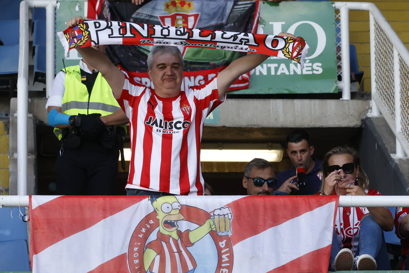 ¿Estuviste en el Racing de Santander - Sporting? ¡Búscate en las fotos de El Sardinero!