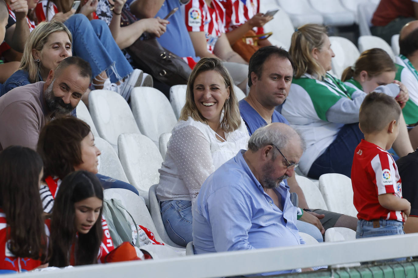 ¿Estuviste en el Racing de Santander - Sporting? ¡Búscate en las fotos de El Sardinero!