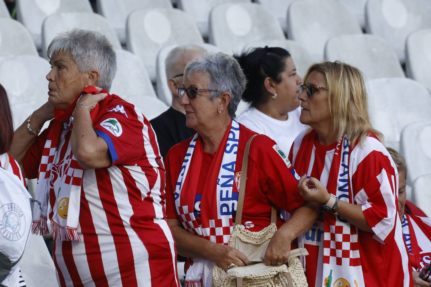 ¿Estuviste en el Racing de Santander - Sporting? ¡Búscate en las fotos de El Sardinero!