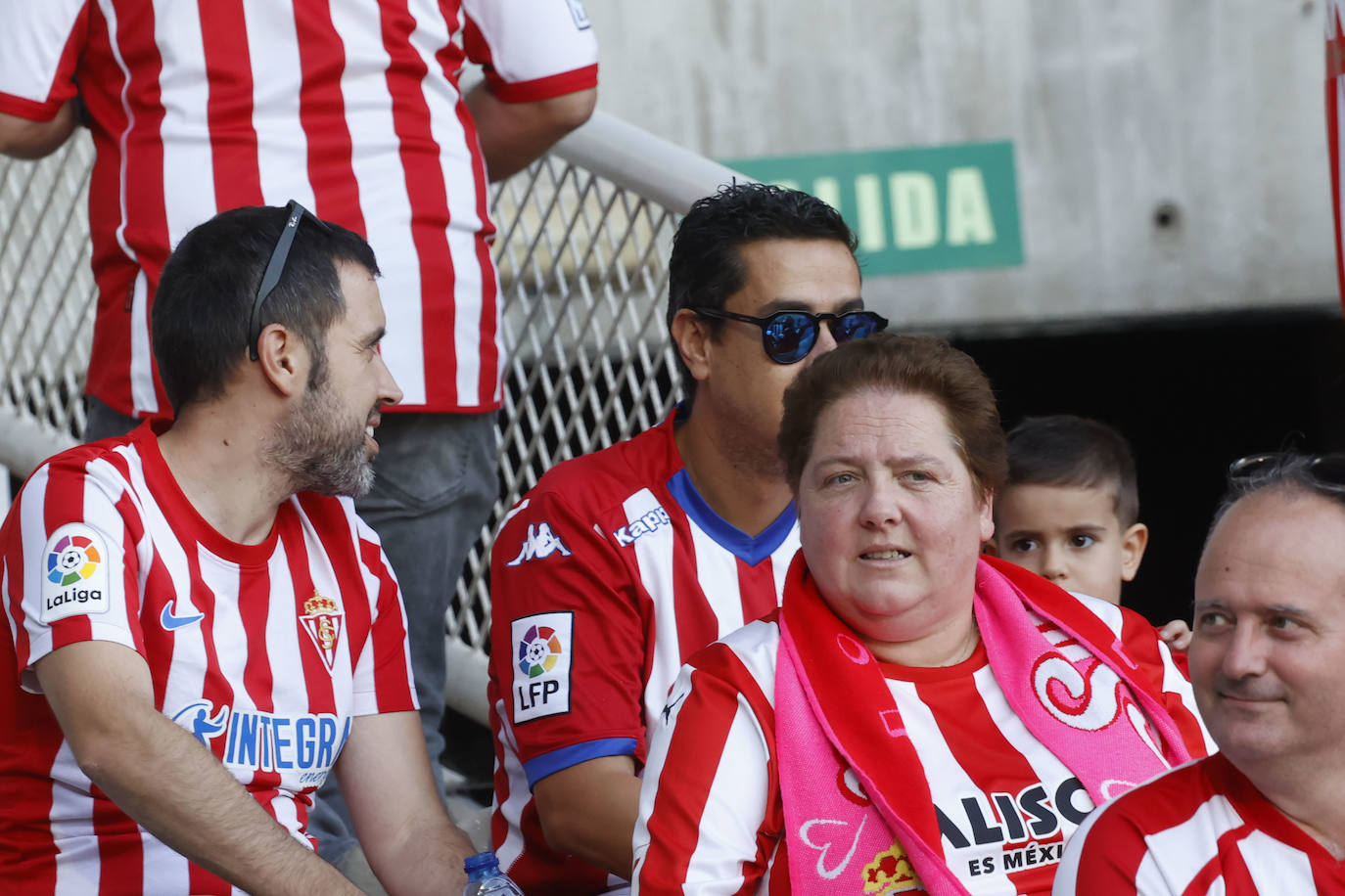 ¿Estuviste en el Racing de Santander - Sporting? ¡Búscate en las fotos de El Sardinero!