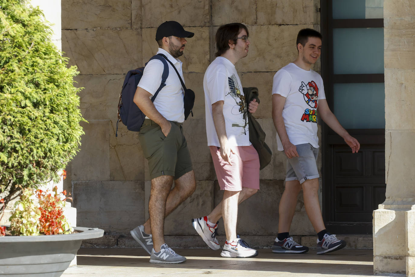 Paseos y playas y terrazas llenas: las imágenes de la jornada de calor en Asturias en pleno octubre