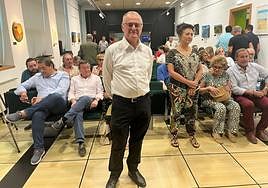 Diego Canga, en un encuentro con la sociedad en Pola de Laviana, anoche.