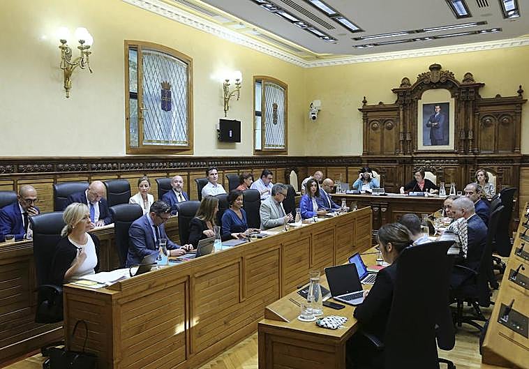 Un momento del pleno municipal.