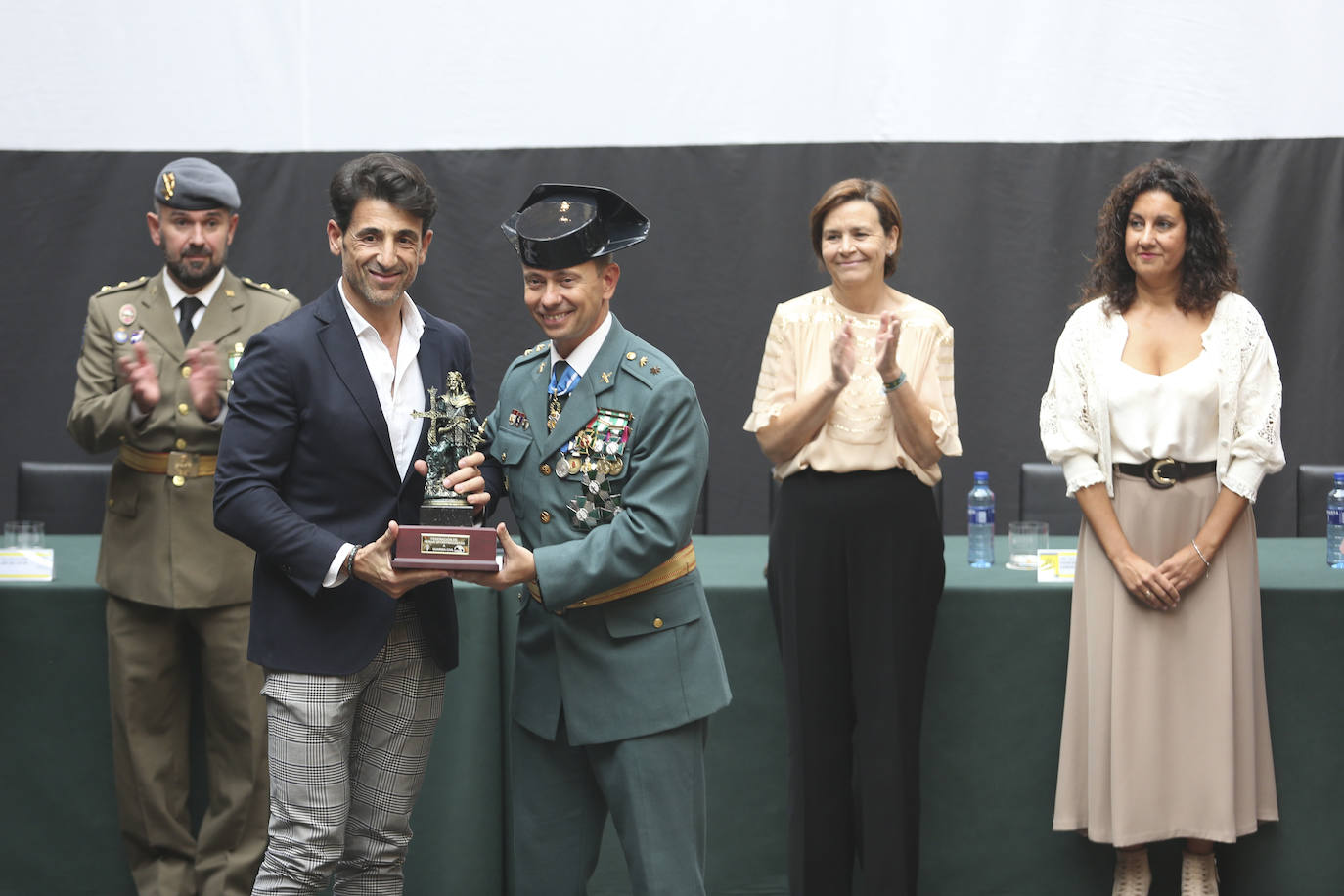 Honores y reconocimientos en Gijón por la patrona de la Guardia Civil