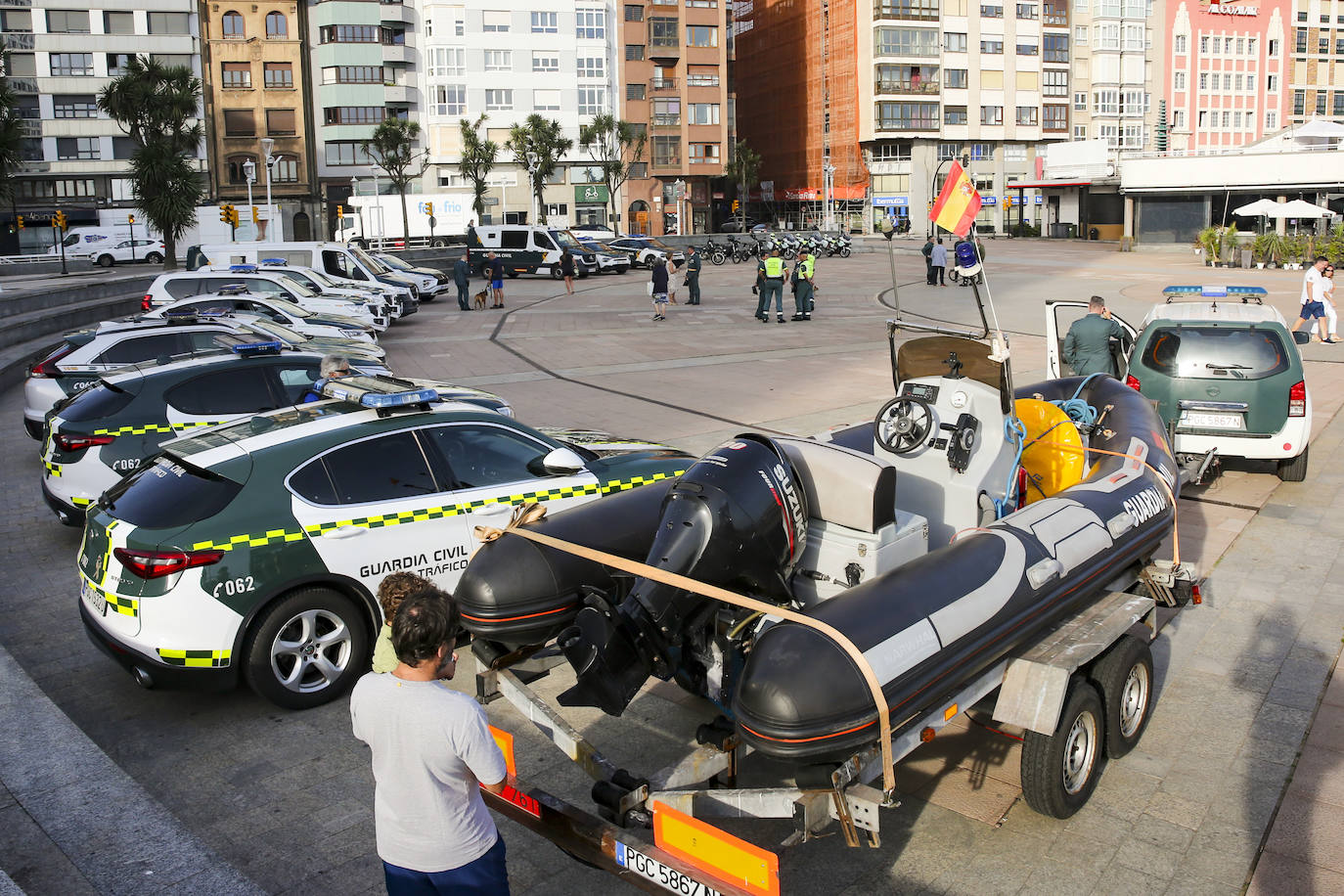 Honores y reconocimientos en Gijón por la patrona de la Guardia Civil