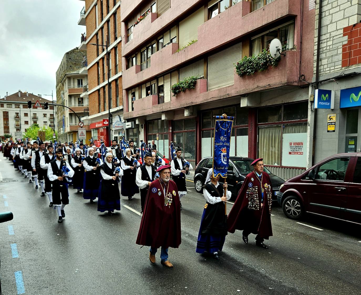 Cangas del Narcea celebra su vendimia a lo grande