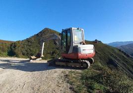 Los primeros trabajos, de limpieza, se están efectuando en caminos cercanos a la localidad casina de Tanes.