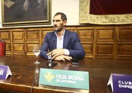 Jorge Carbajosa, durante el ciclo 'Deporte y Empresa' que organiza el Alimerka Oviedo.