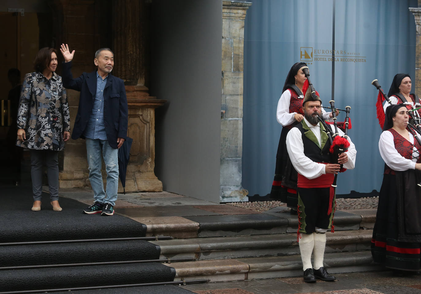 Haruki Murakami, Bonnie L. Bassler y Peter Greenberg ya están en Asturias