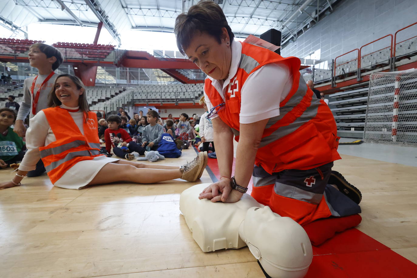 1.402 alumnos logran batir el récord de RCP simultánea