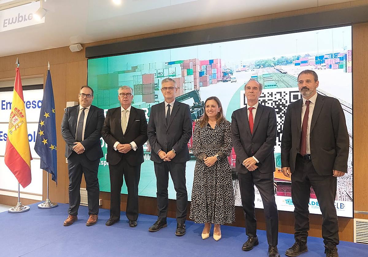 Los empresarios se unen para exigir plazos al Corredor Atlántico: «Nos va la vida en ello»