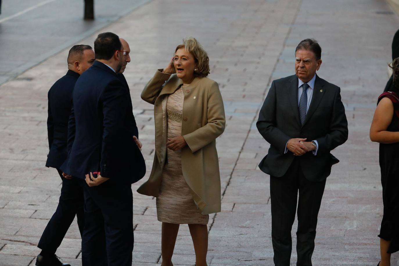 Gran expectación en Oviedo por la llegada de la Familia Real