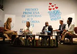 Los premiados, durante el encuentro en el colegio Patronato San José.