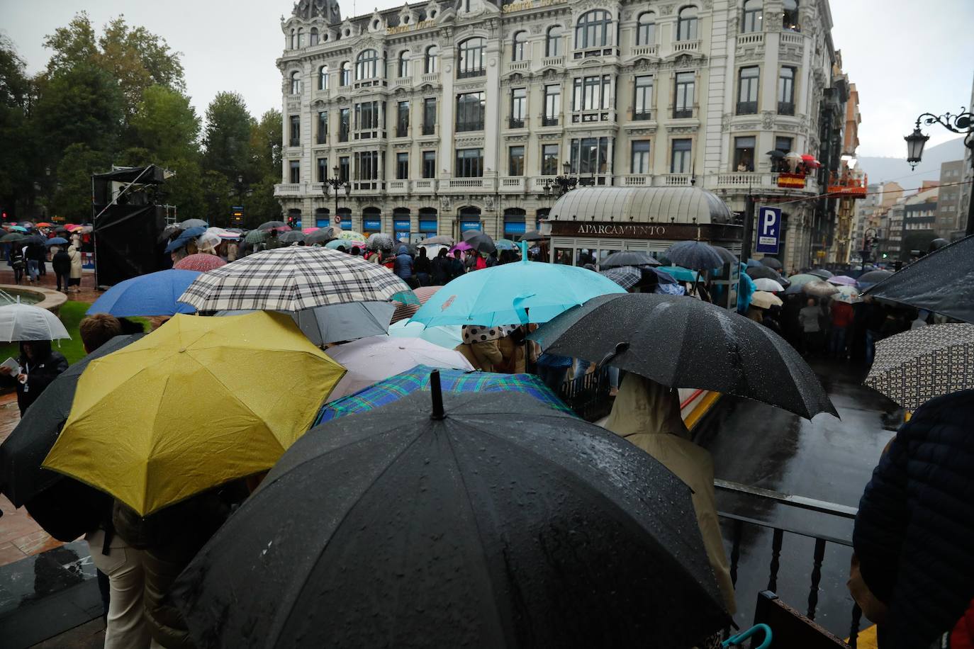 La pasión por los Premios Princesa gana a la lluvia