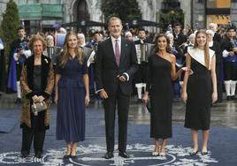 Los estilismos de la Reina Letizia, de Leonor y de Sofía en los Premios Princesa de Asturias