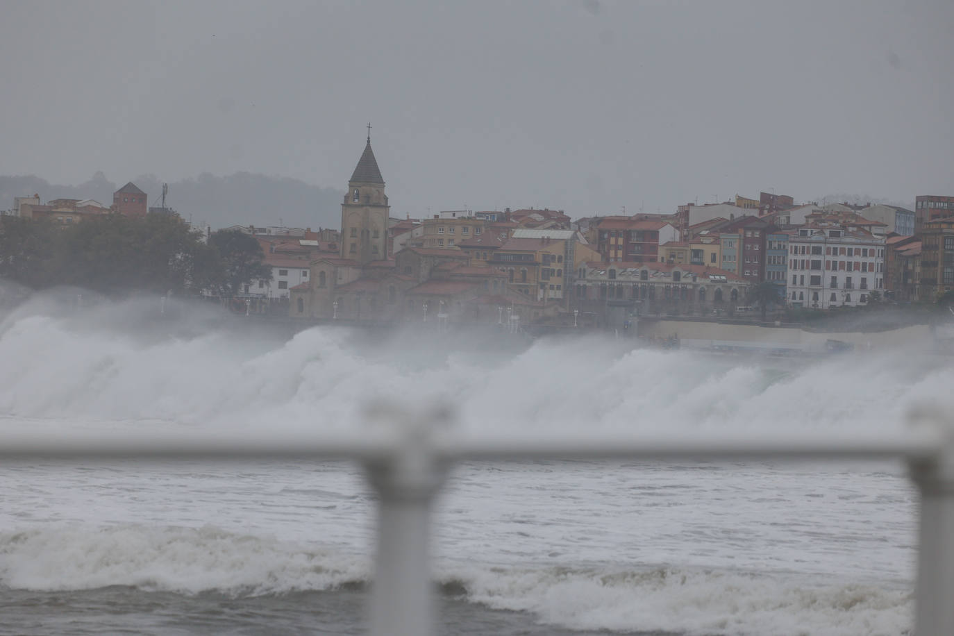 &#039;Aline&#039; entra con fuerza en Asturias