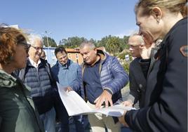 Ayer visitaron la zona los directores generales de Urbanismo y Calidad Ambiental, junto a los alcaldes.