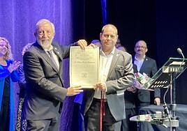 Navia se rinde a Arturo Prieto por «transmitir el amor por la música»