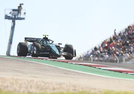 Fernando Alonso, durante los entrenamientos libres en el circuito de Austin.