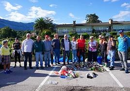 Los voluntarios, reunidos por la Cofradía, se encargaron de retirar y clasificar los 49 kilos de residuos.