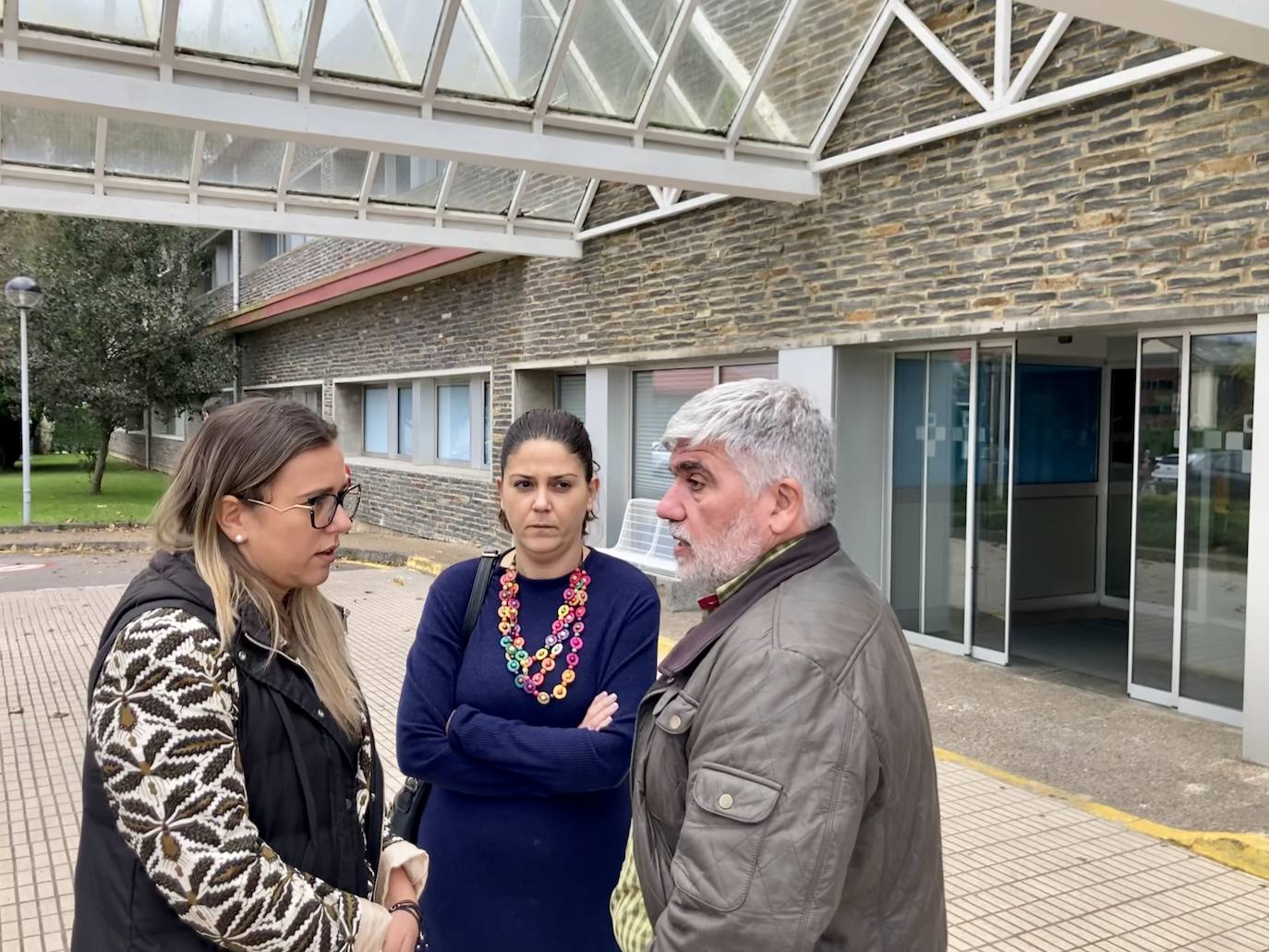 Lidia Fernández, Alba Álvarez y Jacinto Braña.