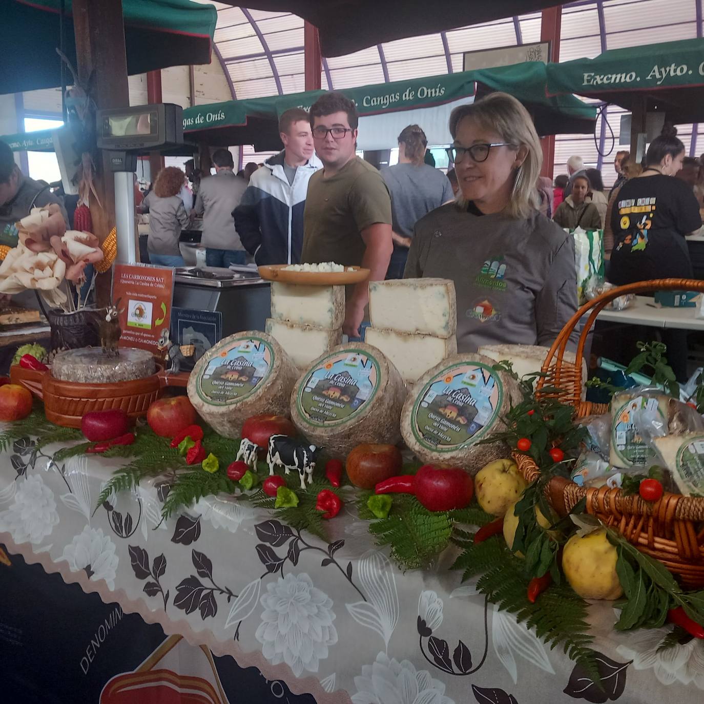 Más de 2.000 kilos de queso en la feria del Gamonéu de Benia