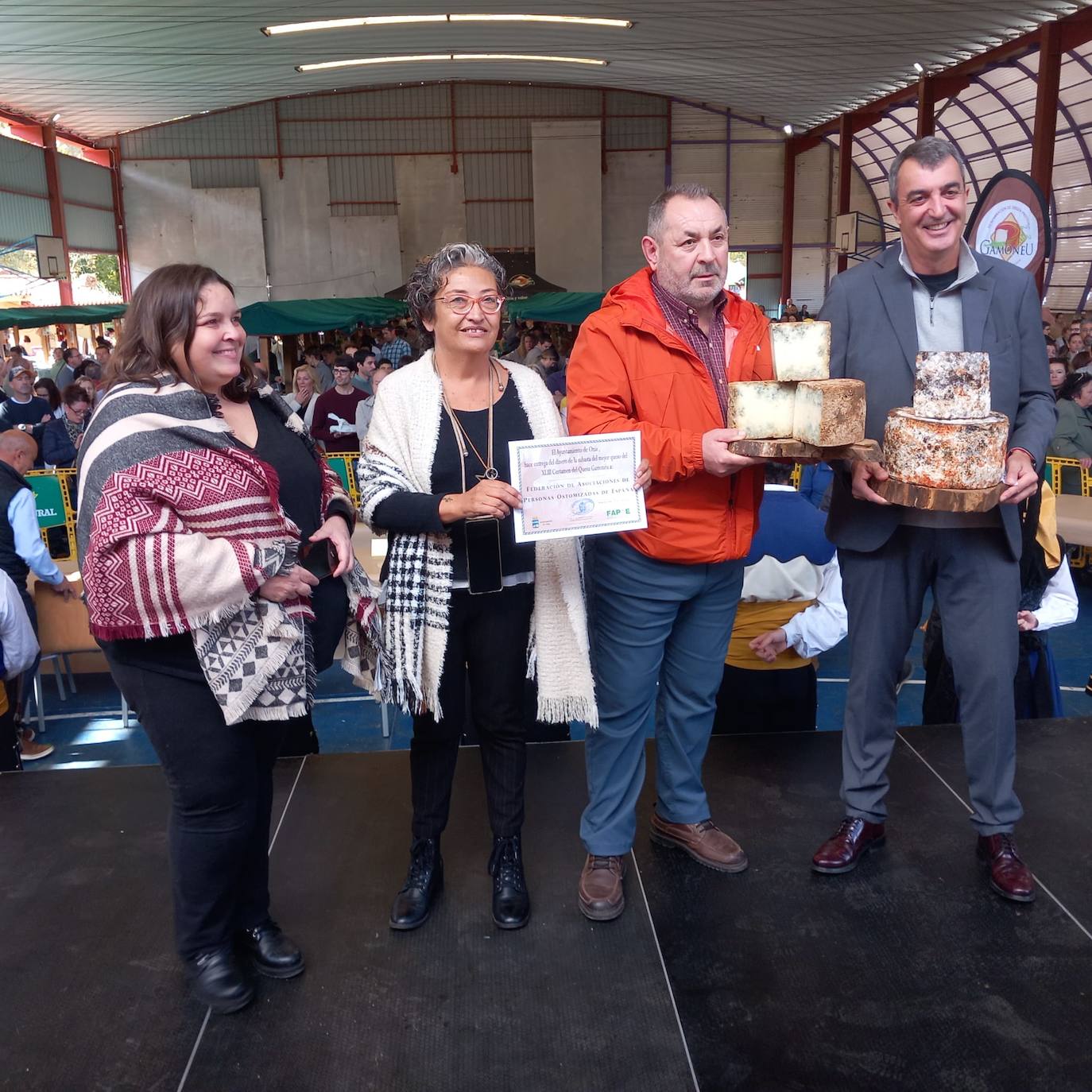 Más de 2.000 kilos de queso en la feria del Gamonéu de Benia