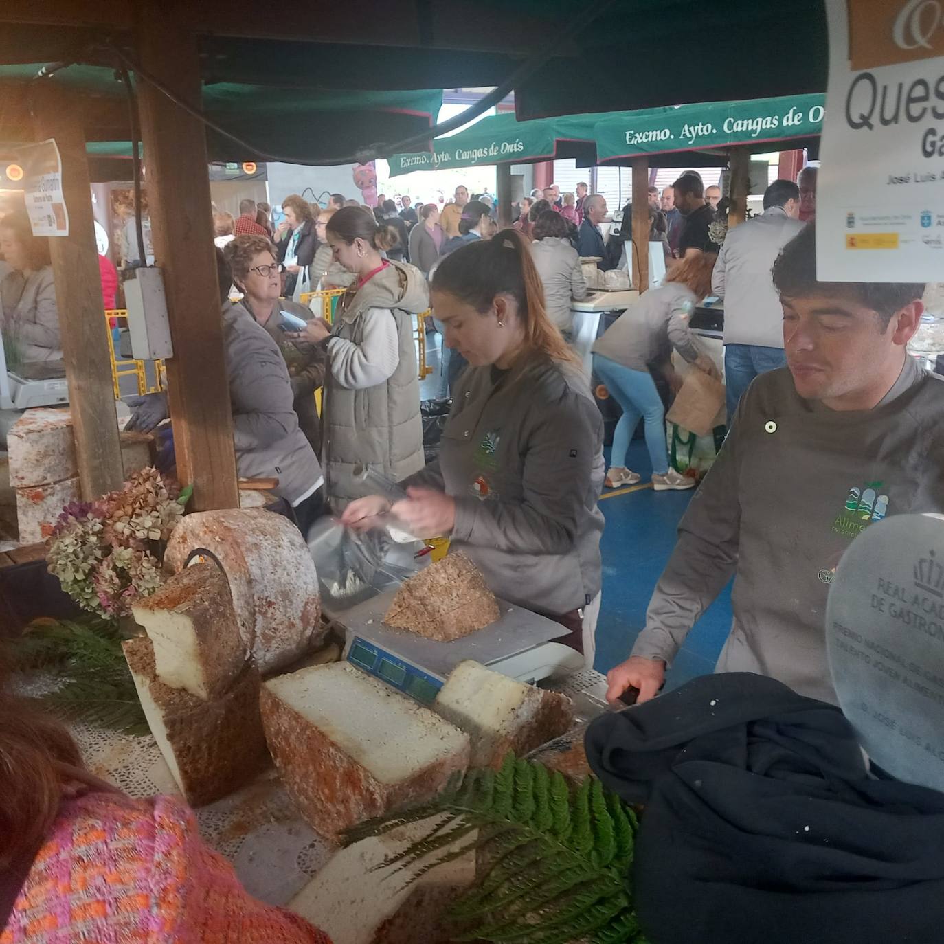 Más de 2.000 kilos de queso en la feria del Gamonéu de Benia