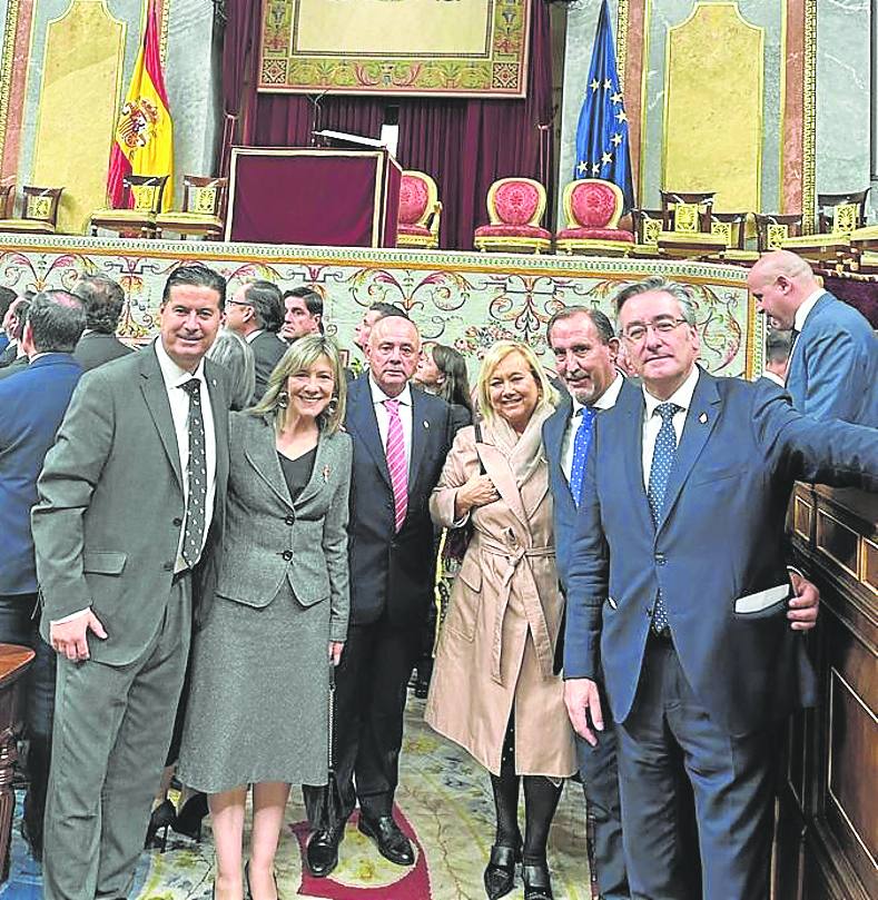 Silverio Argüelles, Esther Llamazares, José Manuel Fernández, Mercedes Fernández, José Manuel Rodríguez y Pablo González. e. c.