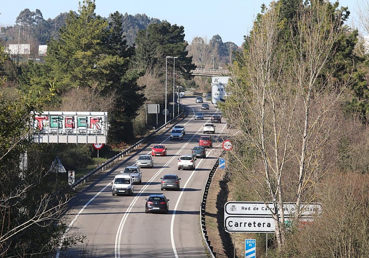 Imagen de la Variante de la carretera Nacional-632, a su paso por La Grandiella.