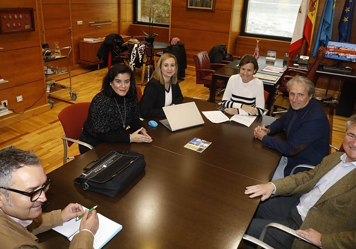 Gilberto Villoria, Esther Morandeira, María Menéndez, Carmen Moriyón, Germán Heredia y Luis Buznego.