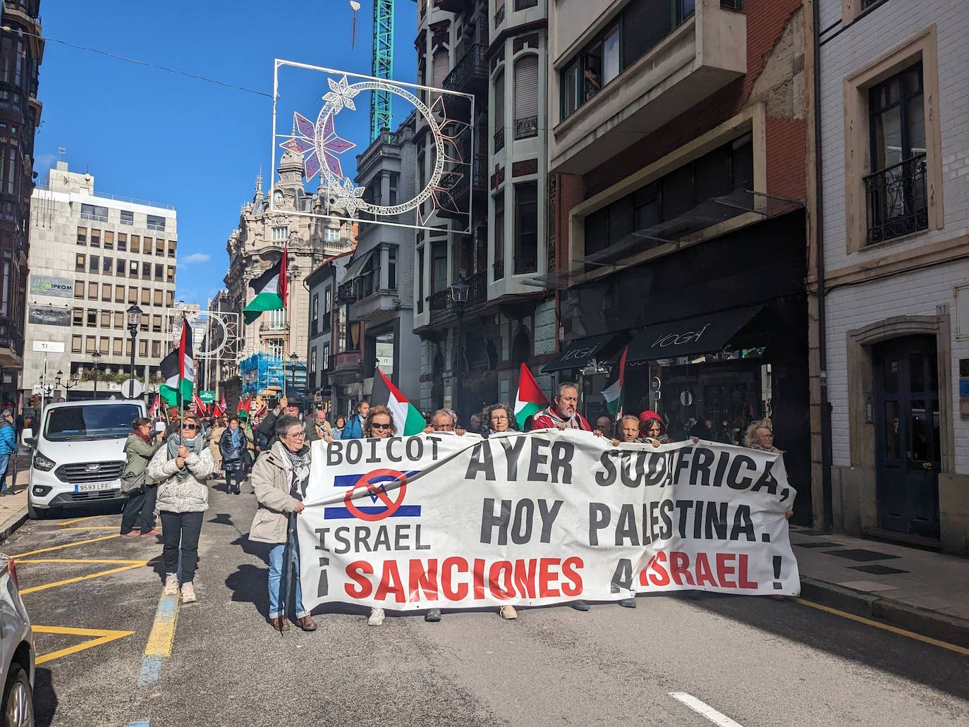 Multitudinaria manifestación a favor de Palestina en Gijón