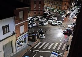 Numerosas patrullas intervinieron anoche en pleno centro urbano de Moreda.