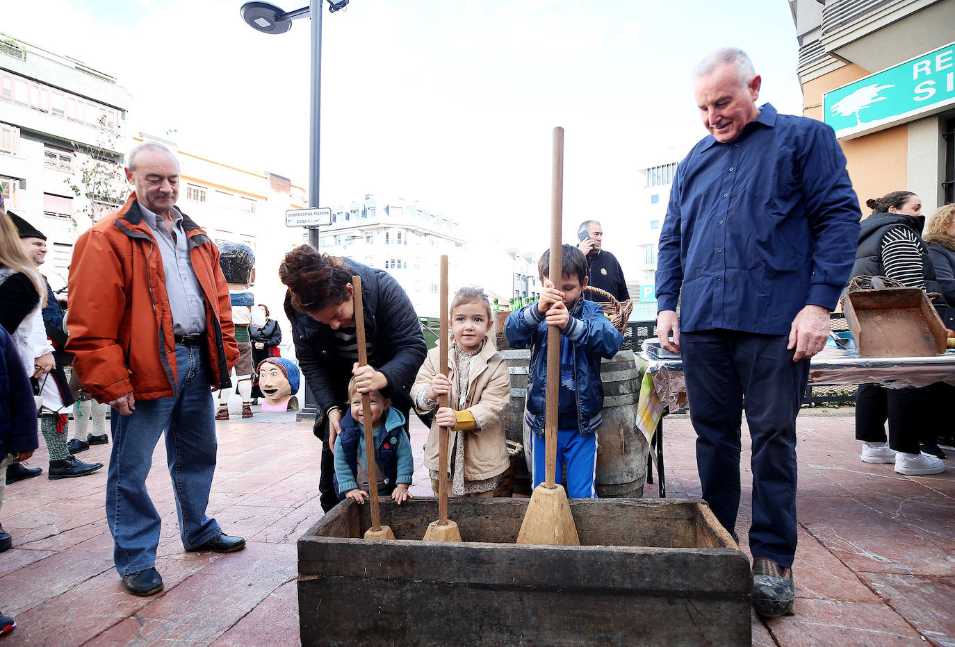 Sidra dulce y castañas asadas para celebrar el tradicional amagüestu de Gascona