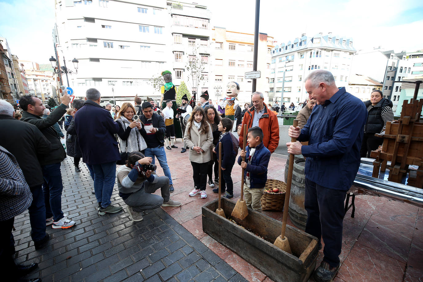 Sidra dulce y castañas asadas para celebrar el tradicional amagüestu de Gascona
