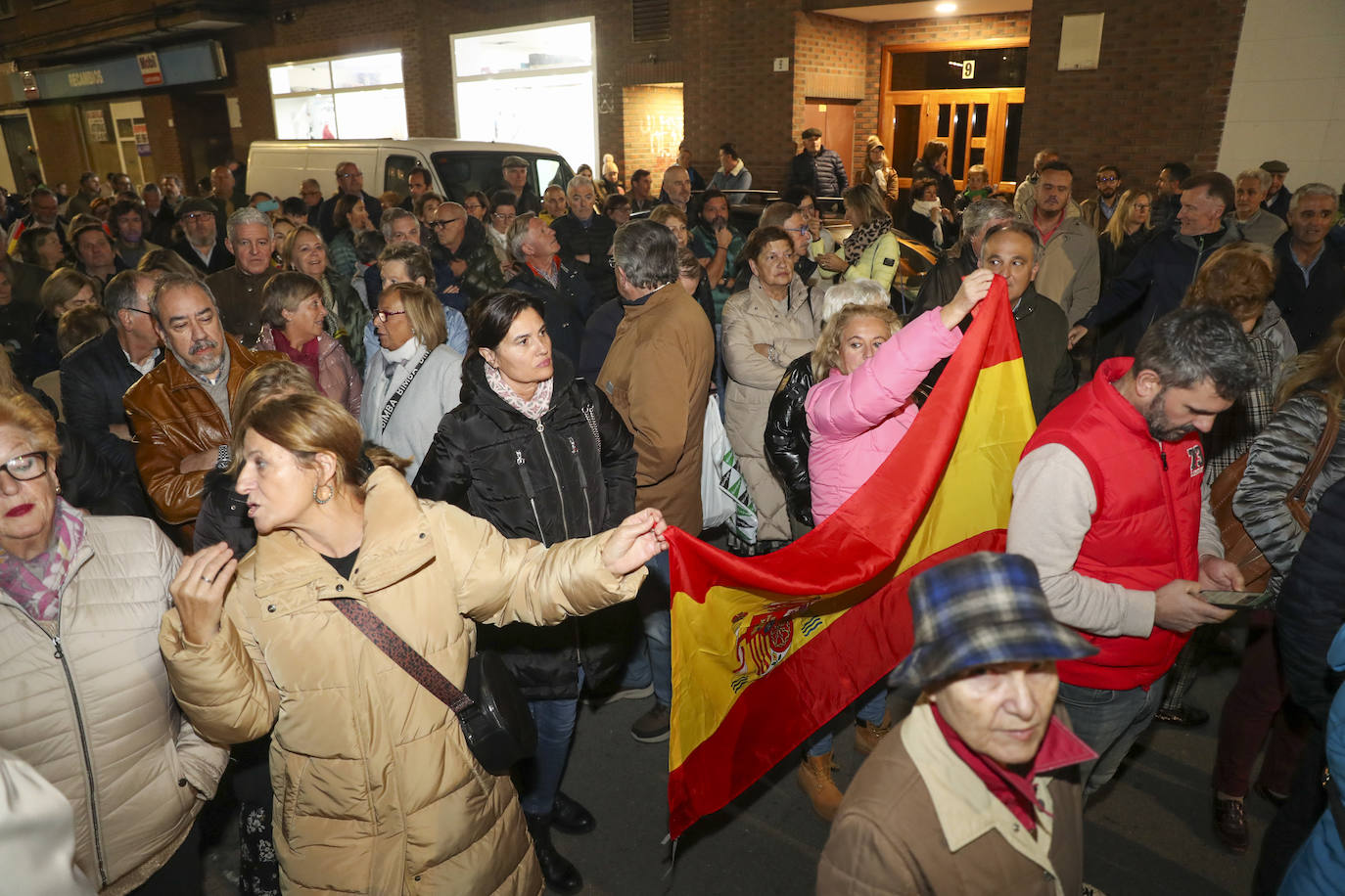 «Amnistía pa tu tía»: miles de asturianos salen a la calle como protesta