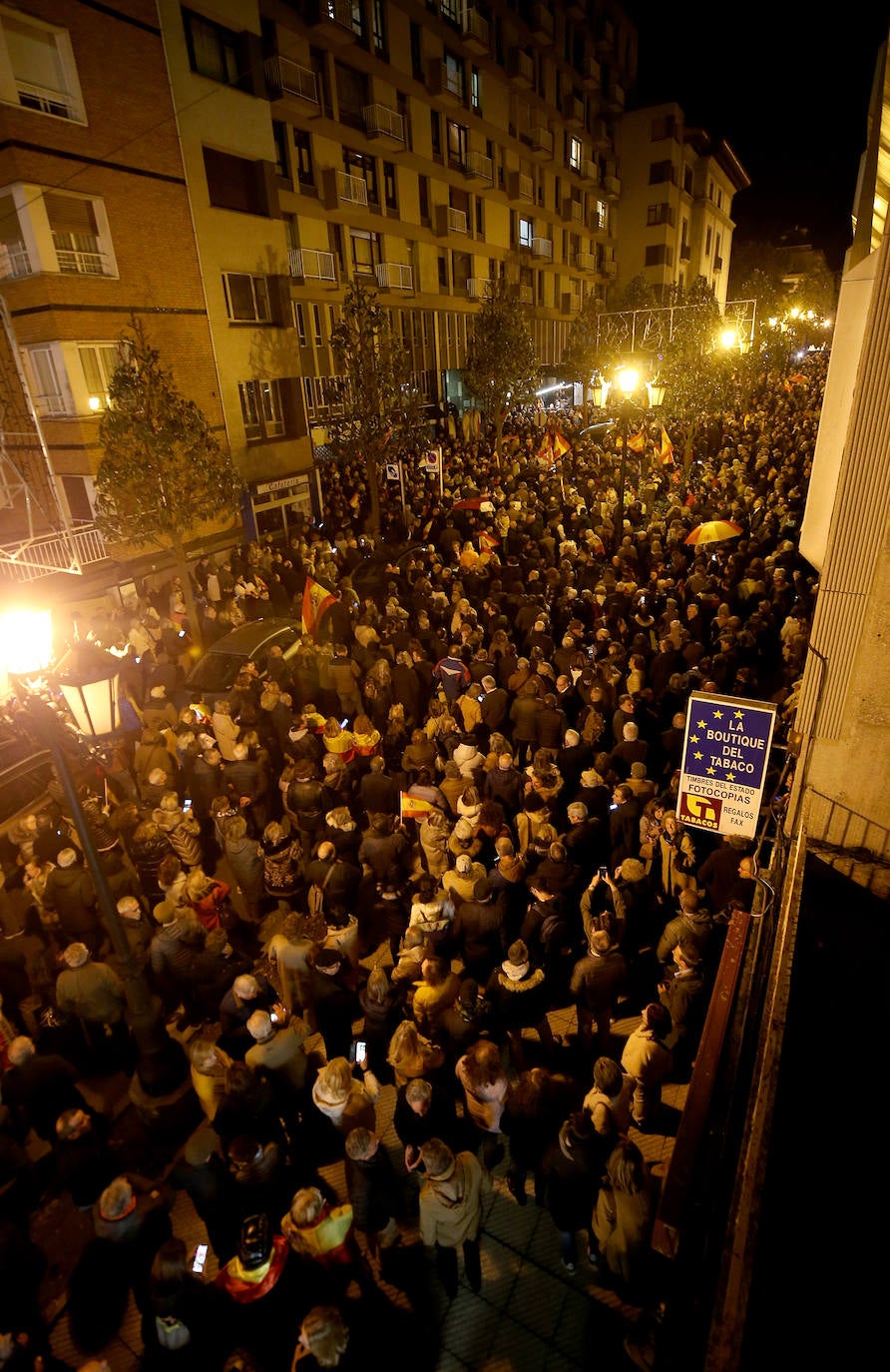«Amnistía pa tu tía»: miles de asturianos salen a la calle como protesta