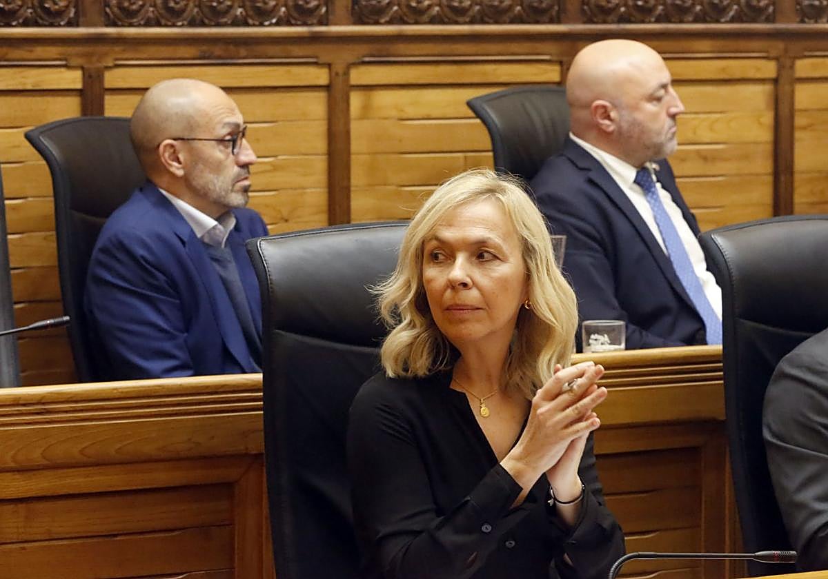 Sara Álvarez Rouco, con Óliver Suárez en segundo término.