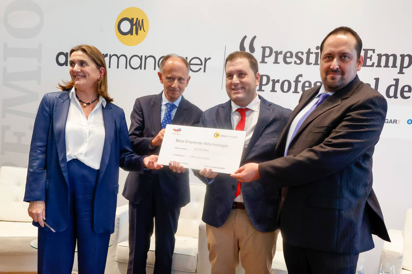 Asturmanager entrega su XXVIII Premio al Empresario del Año a Fernando Alonso, presidente de Isastur