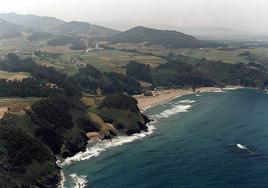 Una vista aérea de la playa de Otur.