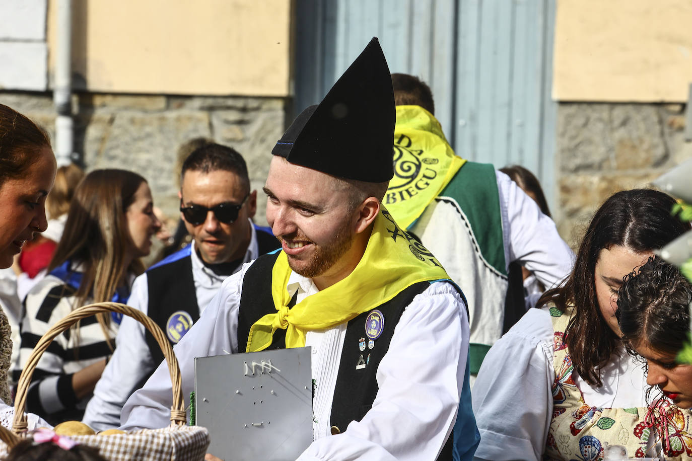 Moreda, por todo lo alto en su desfile de los Humanitarios