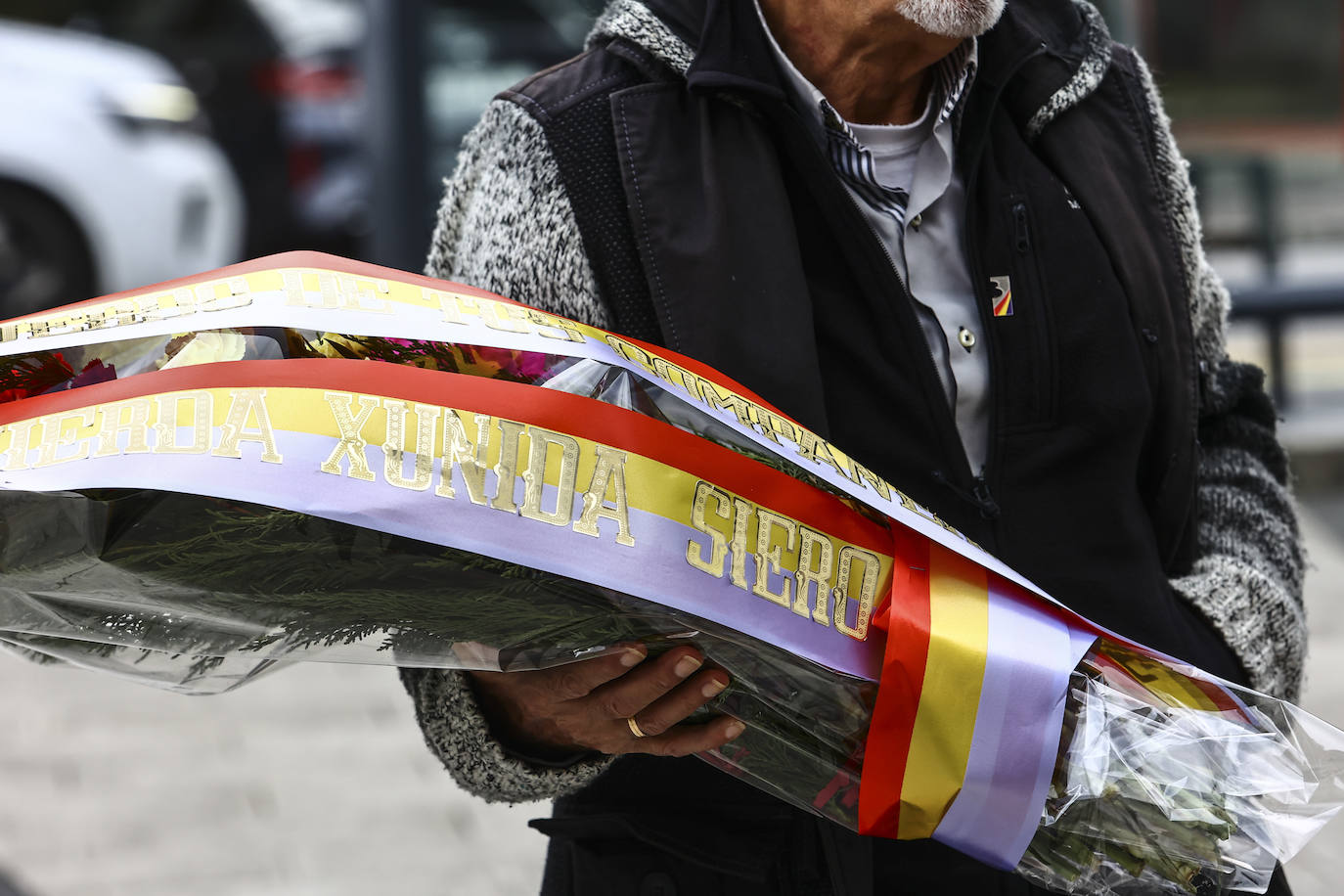 Tristeza y emoción en la capilla ardiente de Aníbal Vázquez, «una referencia moral»