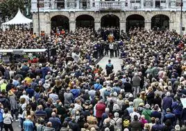 Emotivo y multitudinario adiós a Aníbal Vázquez en Mieres