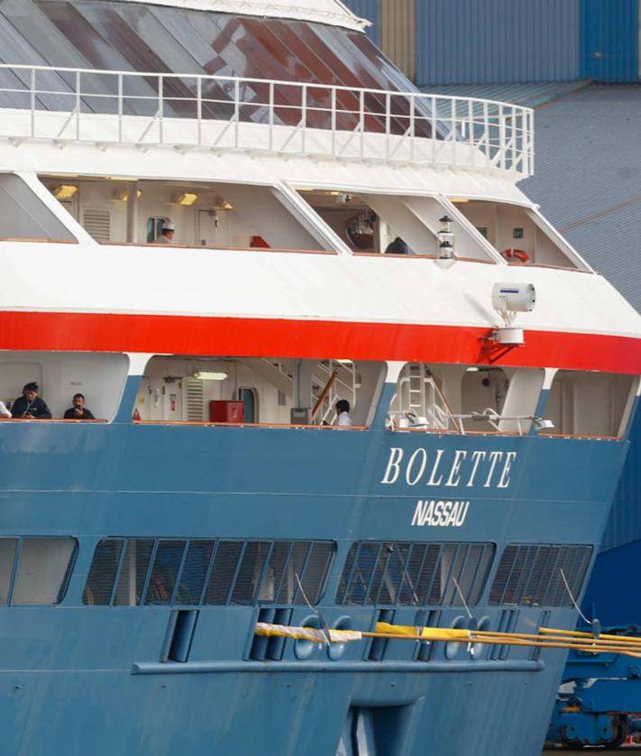 Imagen secundaria 2 - Más de mil viajeros llegan a Gijón en el crucero &#039;Bolette&#039;, el último de la temporada