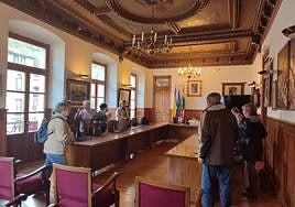 Inicio de la recepción para el acto de hermanamiento en Aller.