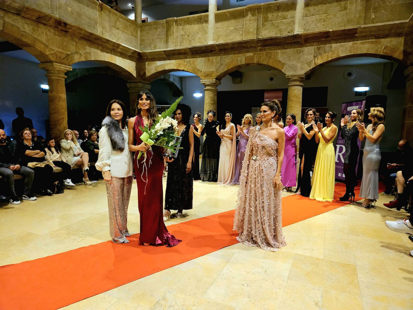 Así fue la final del certamen de belleza Royal Spain celebrado en Tineo